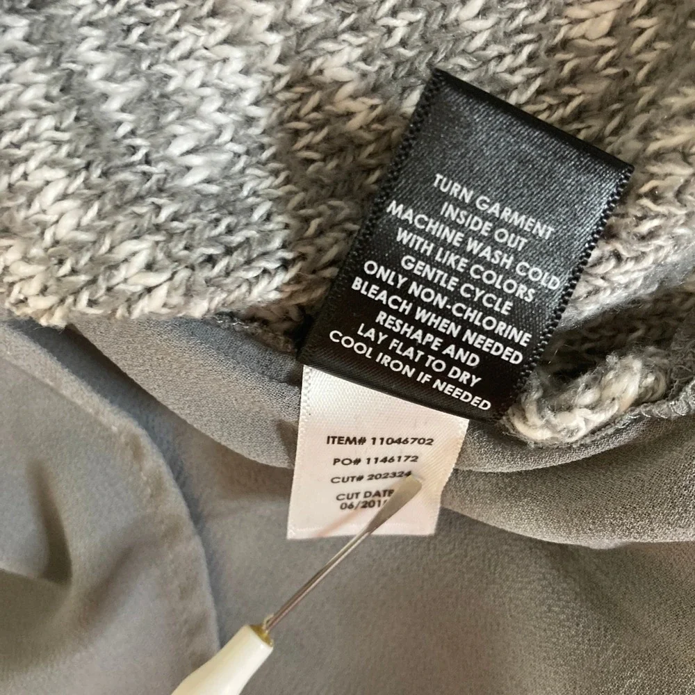 Torrid 3 Cold Shoulder Tunic Sweater‎ Gray Marled Knit Chiffon Hem Long Sleeve
